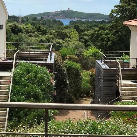 Apartman Vue Mer Avec Acces Plage Et Piscine Commune N24 *