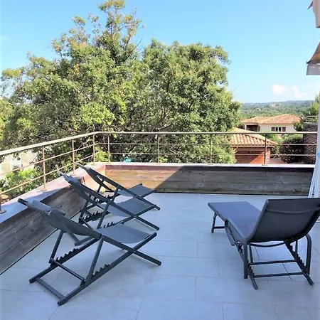 Vue Mer Avec Acces Plage Et Piscine Commune N24 Apartman