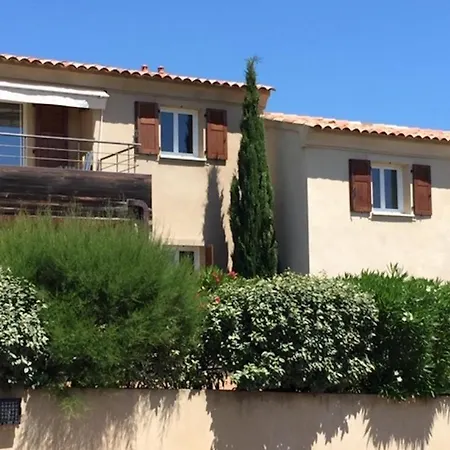 Vue Mer Avec Acces Plage Et Piscine Commune N24 *